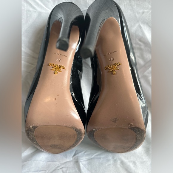 Used Prada heels - Picture 2 of 4